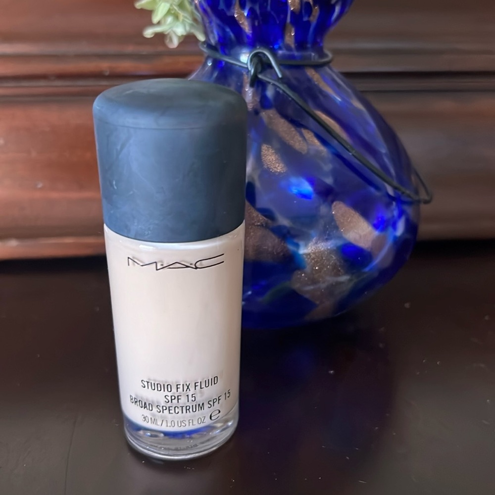 MAC studio fix foundation NC 10
